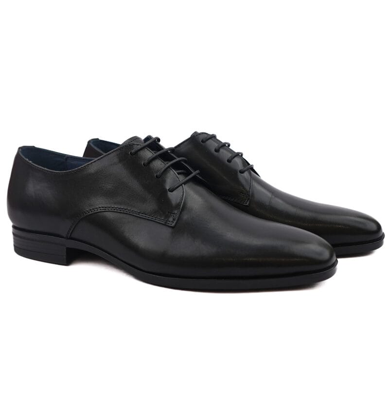 Plain Lace-Up